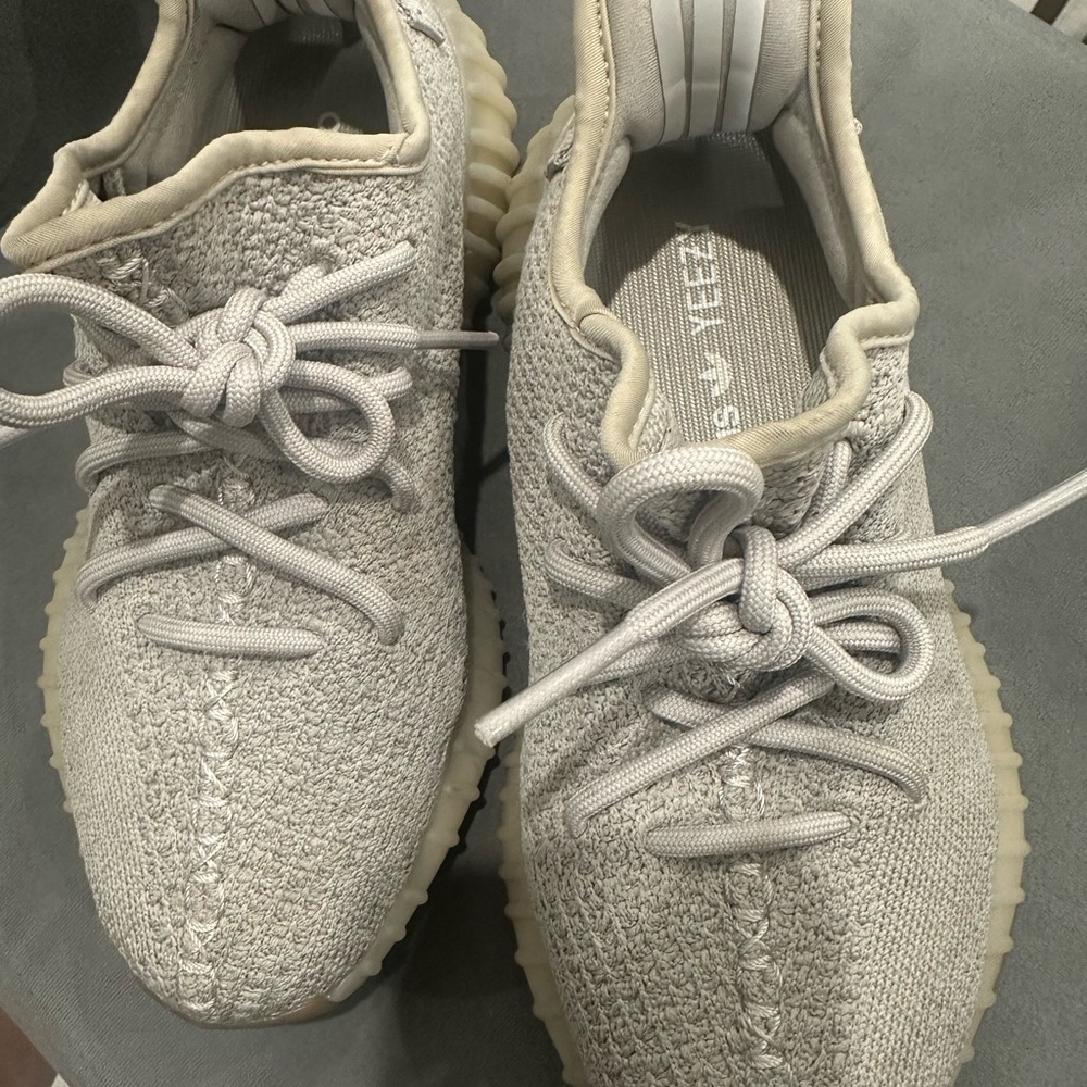 Yeezy Gray Athletic Shoes